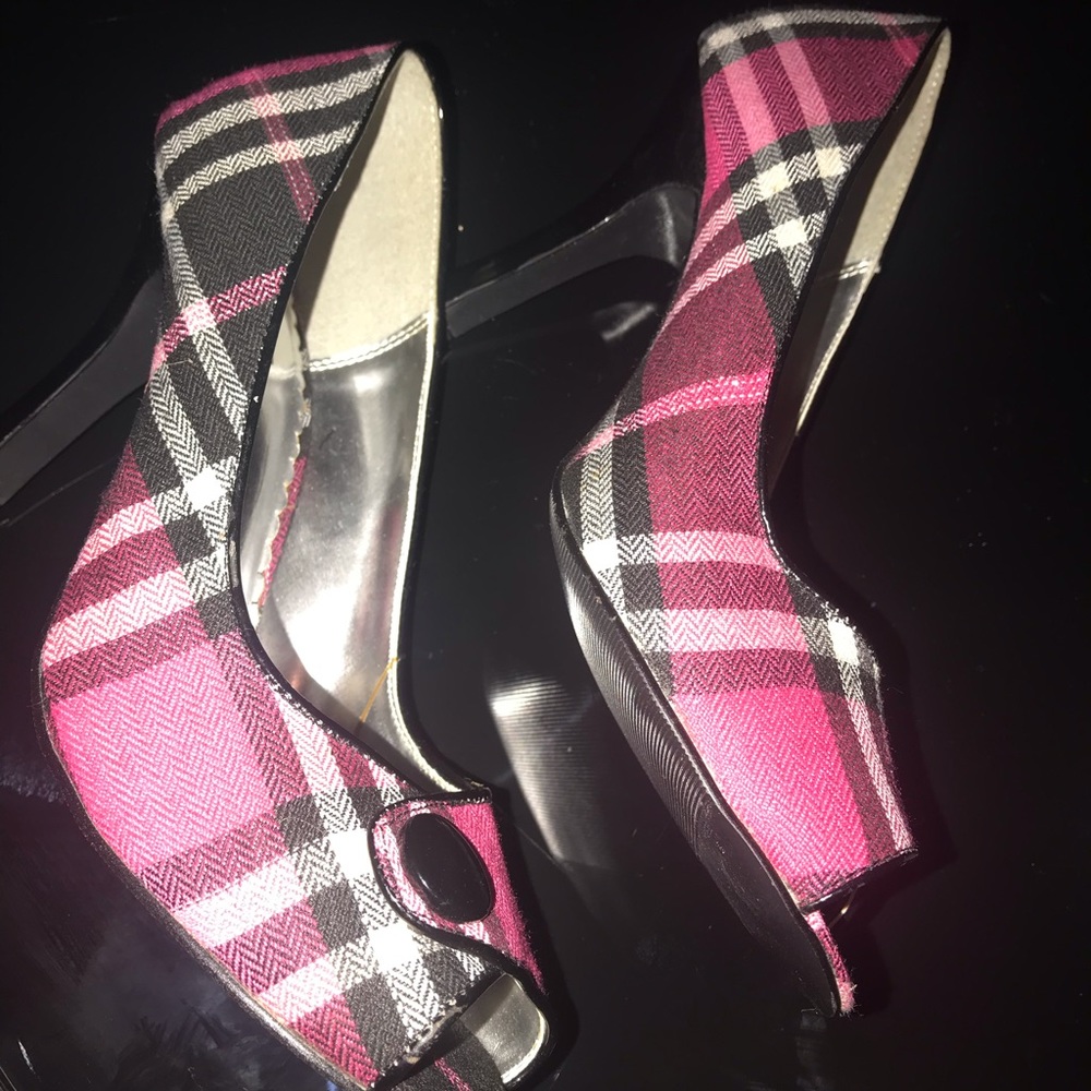 Heels - Picture 2 of 6